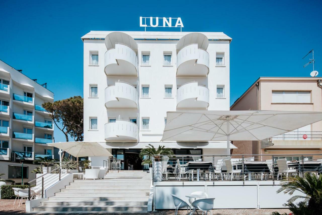 Hotel Luna Lignano Sabbiadoro Exterior foto