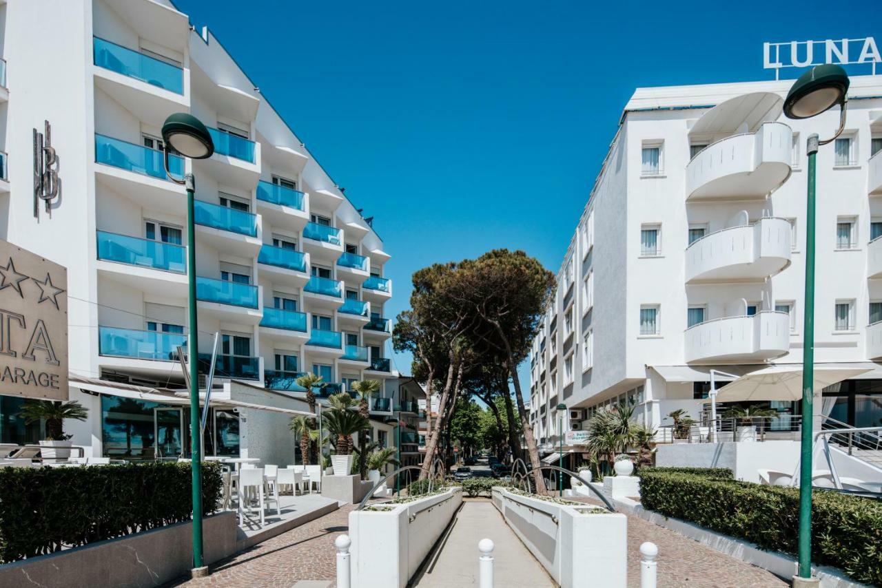 Hotel Luna Lignano Sabbiadoro Exterior foto